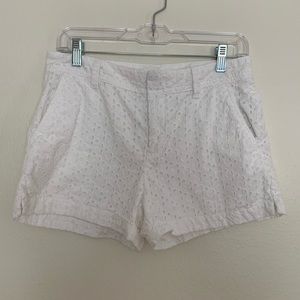 GAP women’s white city  short